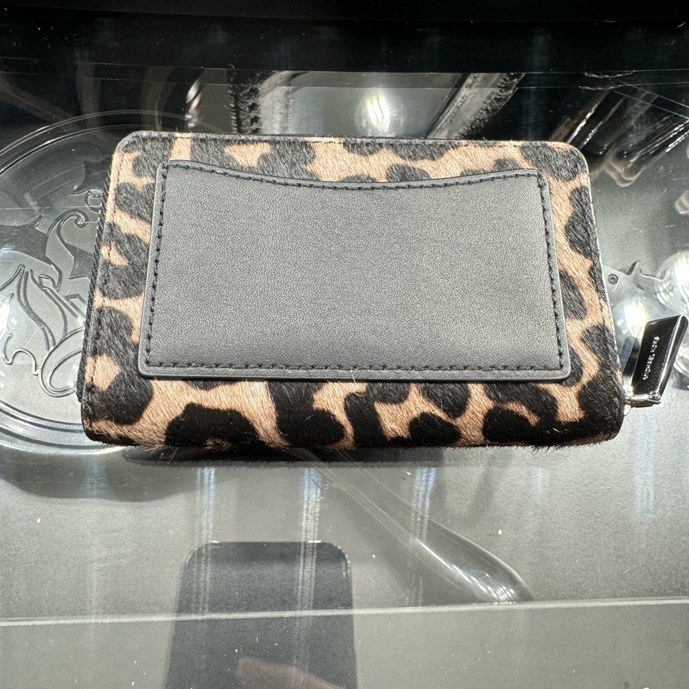 Michael Kors Calf Hair Small Leopard Card Wallet - Picture 4 of 5
